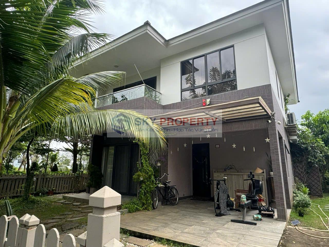 Mặt tiền biệt thự